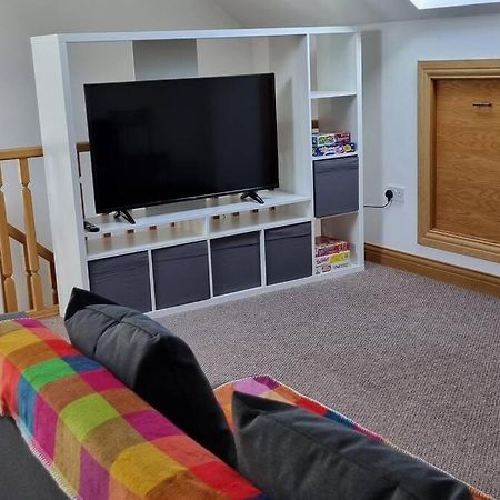Grace'S Place With Hot Tub & Games Room Carrickfergus Exterior photo