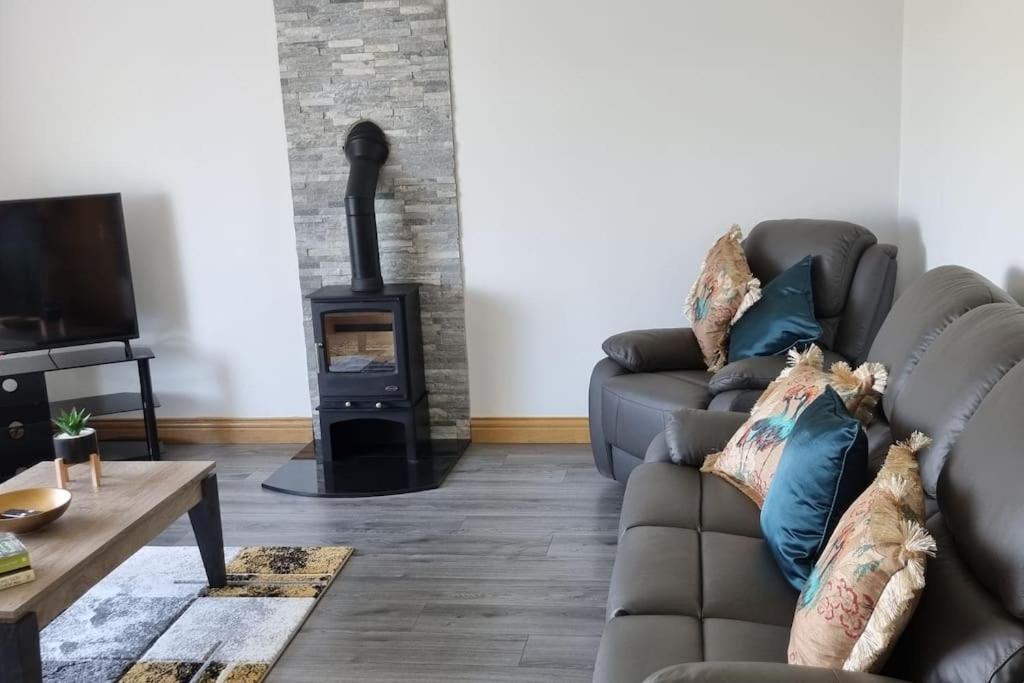 Grace'S Place With Hot Tub & Games Room Carrickfergus Exterior photo